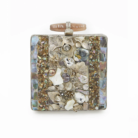 How to decide on the proper bridal clutch?